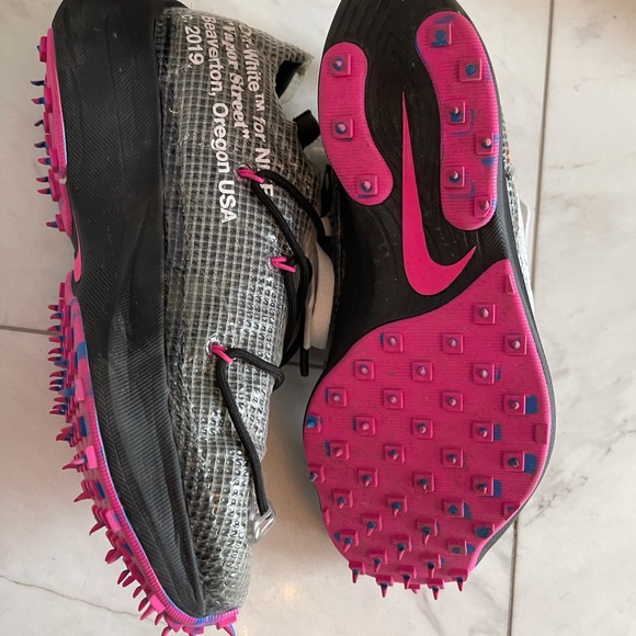 Sneakers - Picture 5 of 6